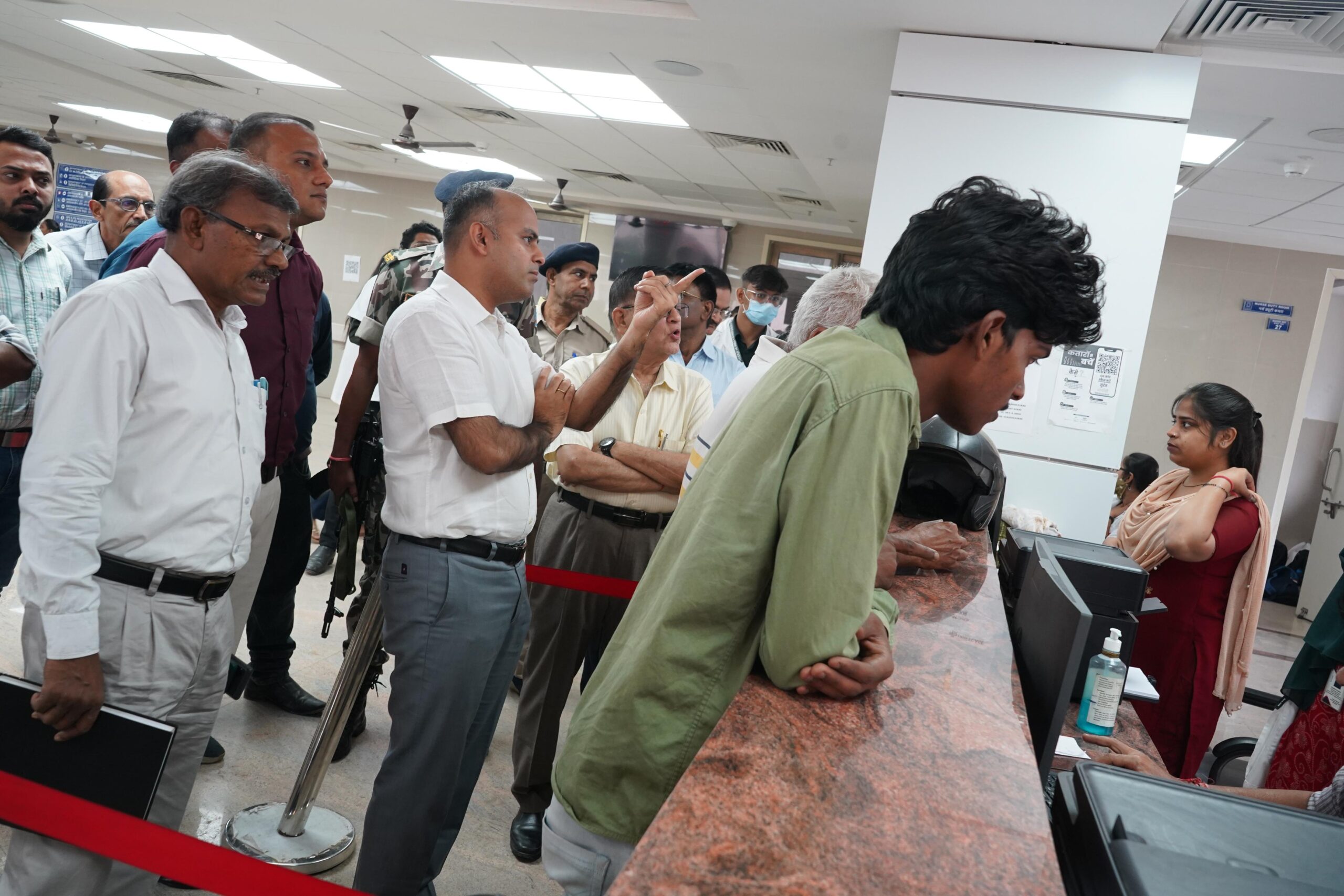 Jamshedpur: जल्द शुरू होगा नए MGM का OT, उपायुक्त ने किया निरीक्षण – स्वयं कराया रजिस्ट्रेशन