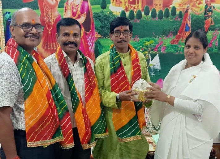 Jamshedpur: ब्रह्मा कुमारीज़ ने समाजसेवी मनोज कुमार को किया सम्मानित, पर्यावरण संरक्षण में उल्लेखनीय योगदान पर मिली प्रशंसा