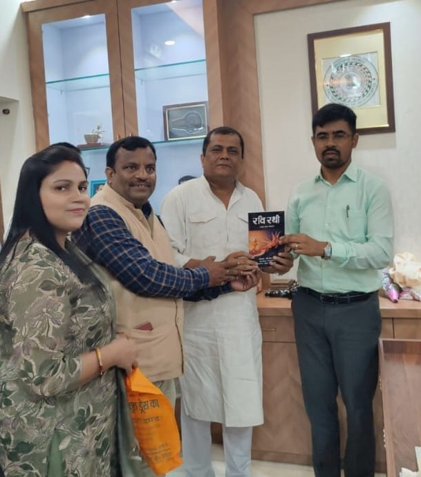 Deoghar: साहित्य समागम भारत ने किया नए डीसी का स्वागत और सम्मान