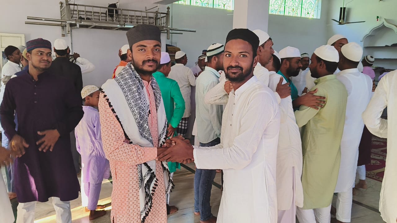 Chandil: झिमड़ी, सिन्दुपुर, मुरु तिरुलडीह और चौड़ा में सादगी व शांतिपूर्ण बकरीद मनाई गई