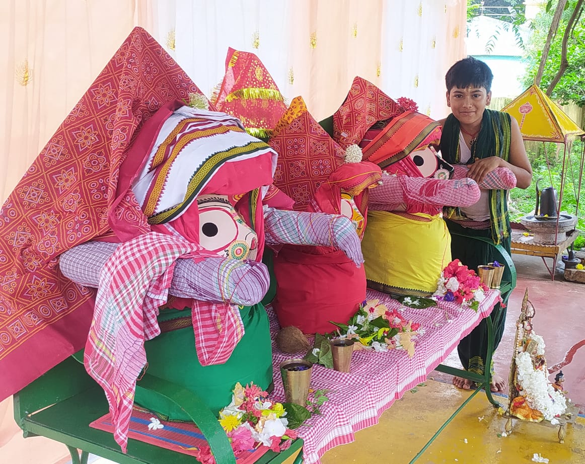 West Singhbhum: स्नान पूर्णिमा पर शाही स्नान के बाद ‘बीमार’ हुए भगवान, गर्भगृह में होगा औषधि उपचार