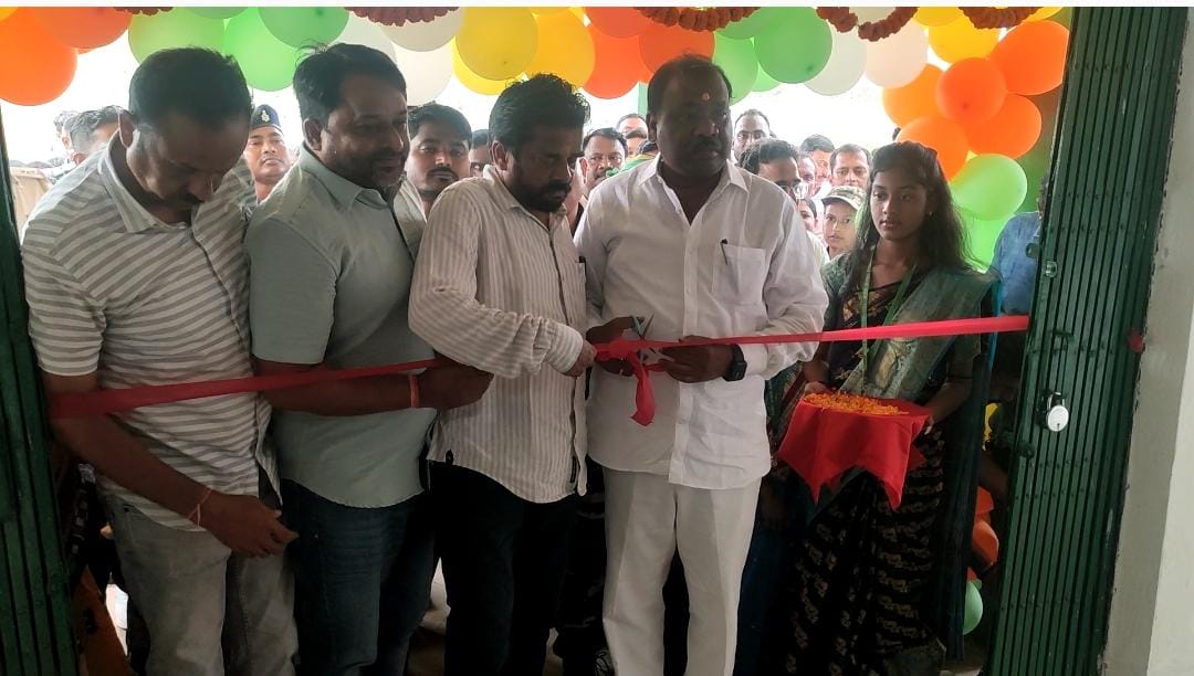 Bahragora: पेड़ के नीचे से पक्की छत तक, बहरागोड़ा मॉडल स्कूल को मिला नया जीवन