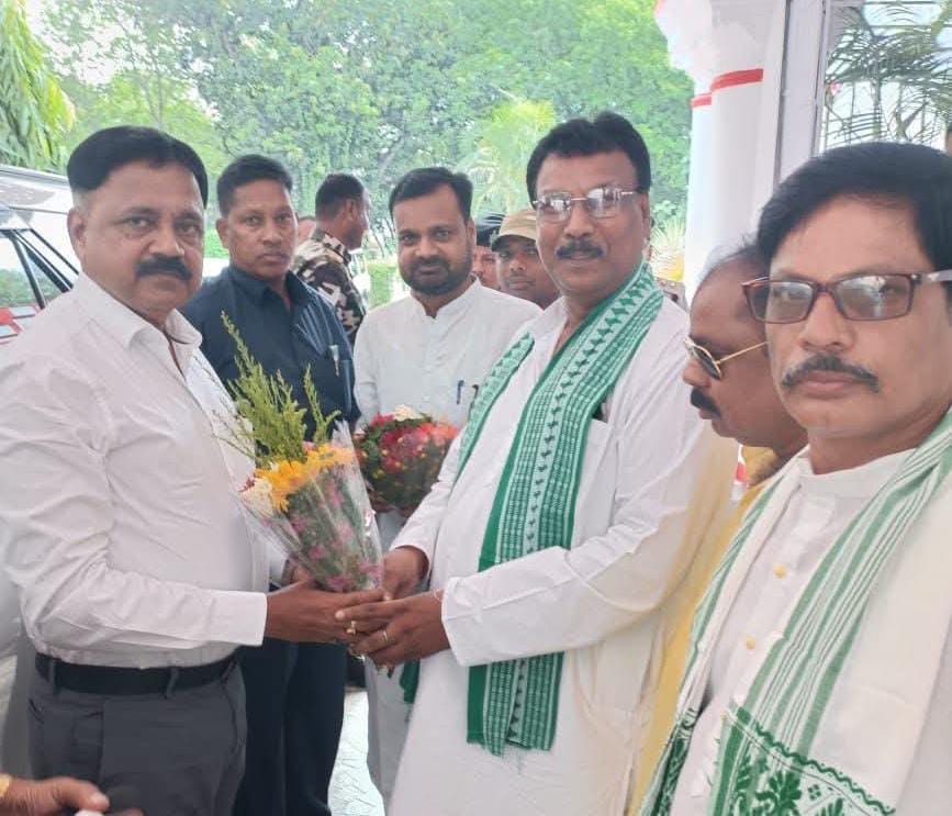 Deoghar: पर्यटन मंत्री ने दूसरी बार श्रावणी मेले को लेकर की समीक्षा, कांवरिया पथ, रूट लाइनिंग, क्यू कॉप्लेक्स का लिया जायजा