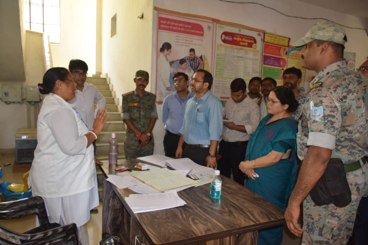 Saraikela: विधायक की उपस्थिति में तिरुलडीह PHC का गहन निरीक्षण