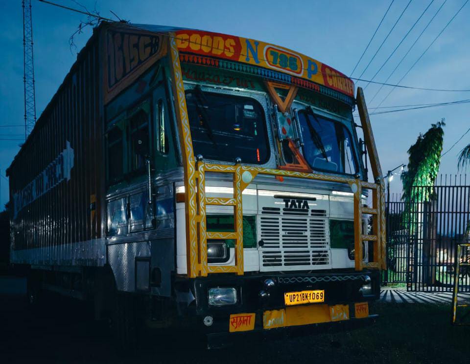 Saraikela: चौका थाना क्षेत्र से पुलिस ने एक वाहन से 40 बोरा डोडा चूर्ण किया जब्त