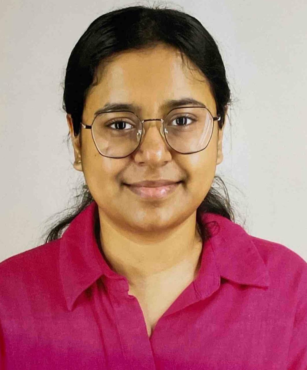 Deoghar: सदर अस्पताल के उपाधीक्षक की बेटी ने पहले प्रयास में पास की NEET की परीक्षा