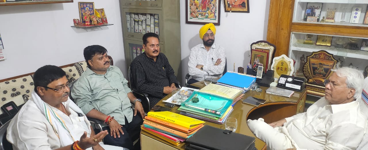 Shravani Mela 2025: देवघर में कांवरिया पथ पर सेवा देगा INTUC, जमशेदपुर में अध्यक्ष राकेश्वर पांडेय ने की घोषणा