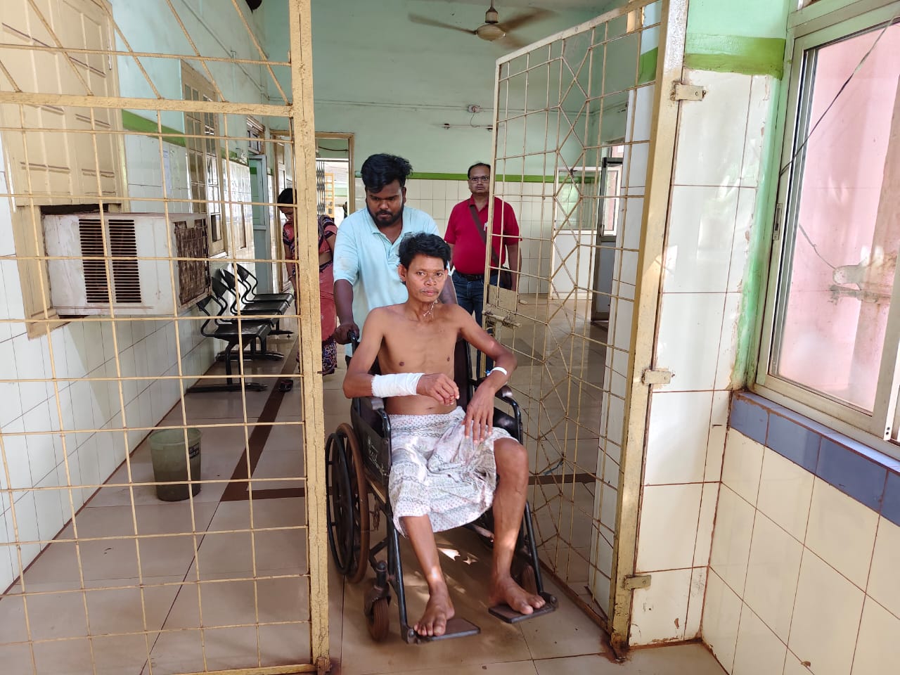 West Singhbhum: जमीन विवाद ने लिया हिंसक रूप, चचेरे भाई ने किया तीर से हमला