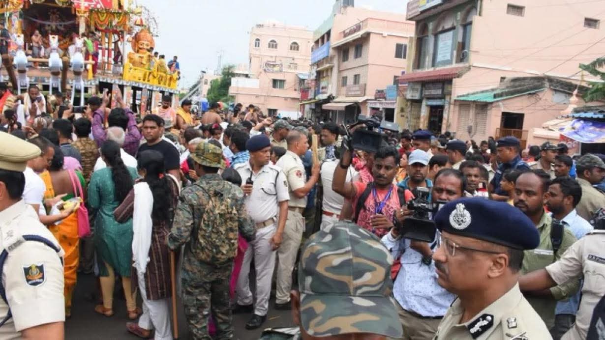 Puri: पुरी रथ यात्रा में भगदड़ जैसी स्थिति, 3 की मौत, कई घायल