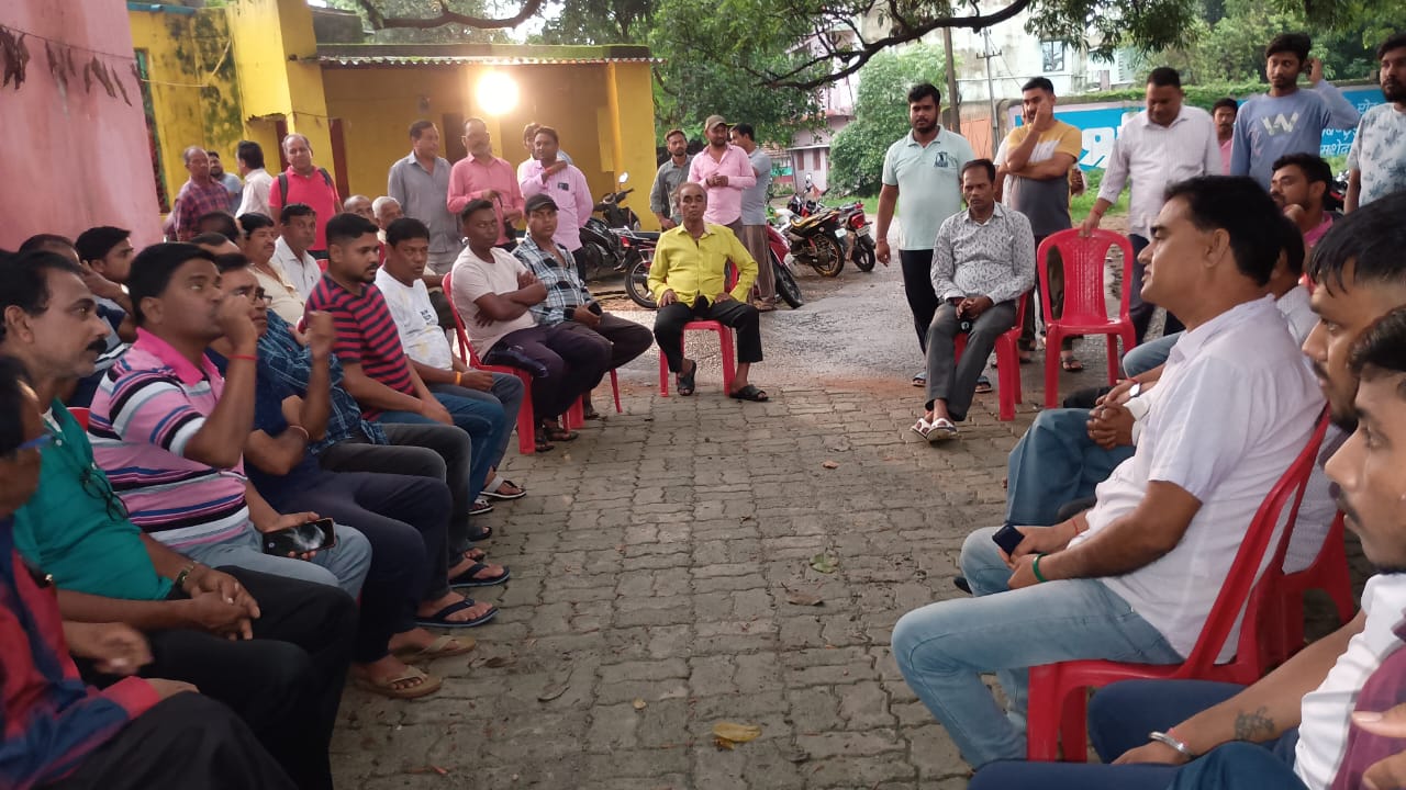 Jadugora: हाड़तोपा में रथयात्रा रोके जाने पर ग्रामीणों का आक्रोश, उपायुक्त से मिलेगा प्रतिनिधिमंडल