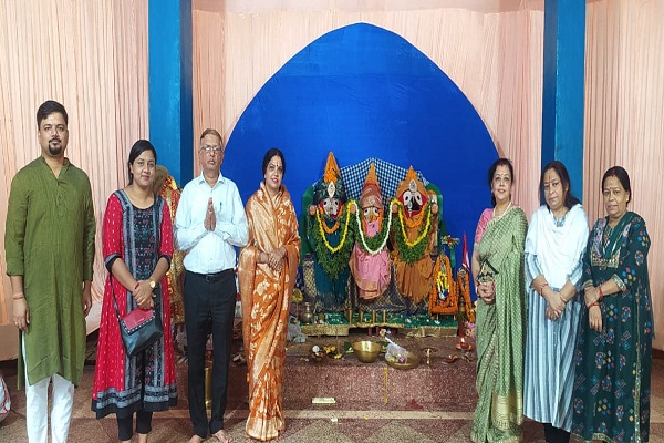 Gua : मौसी बाड़ी में भगवान जगन्नाथ, बलभद्र व सुभद्रा का हुआ शाही सत्कार, स्वादिष्ट व्यंजन परोसा गया