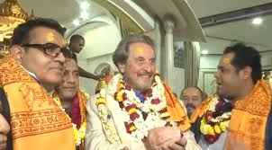 Errol Musk India Visit: एरोल मस्क ने इस्कॉन मंदिर में की पूजा, तुलसी रोपण और गीता के संदेश से हुए प्रभावित