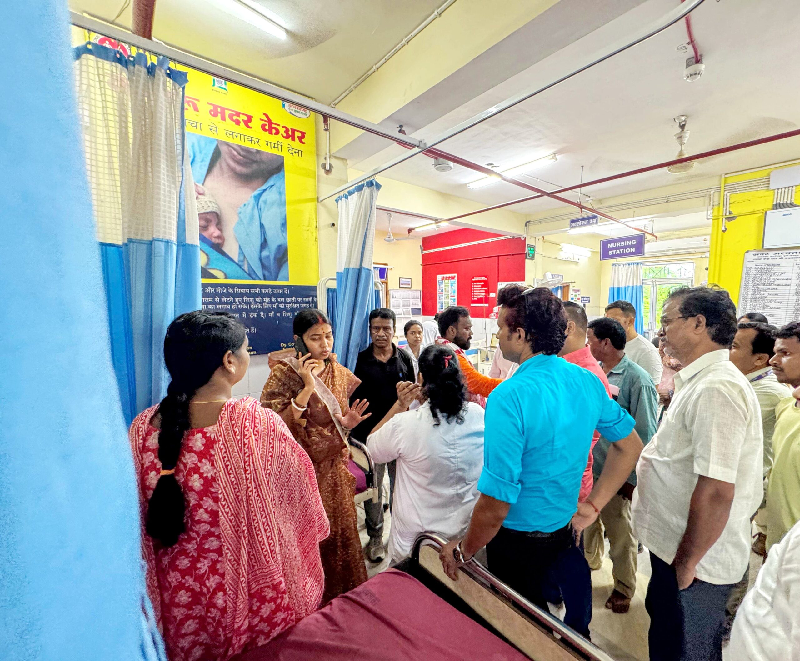 Jamshedpur  : दुष्कर्म पीड़िता एवं परिवारजनों से विधायक पूर्णिमा साहू ने की मुलाकात, हर संभव मदद का दिया भरोसा