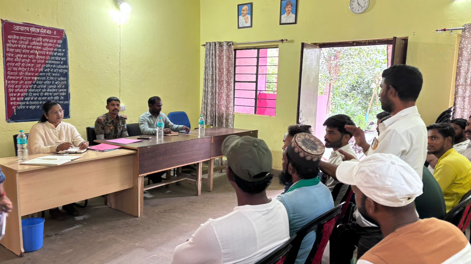 Saraikela: मुहर्रम पर्व को लेकर सौहार्द्र और अनुशासन के संदेश के साथ सम्पन्न हुई शांति समिति की बैठक