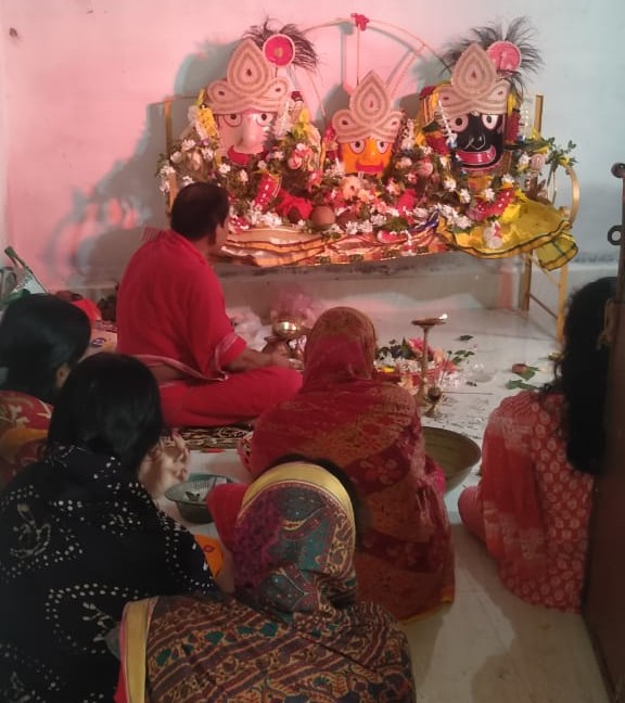 Bahragora: बहरागोड़ा में श्रद्धा और उत्सव का संगम, मां विपत्तारिणी की पूजा में उमड़ा जनसैलाब