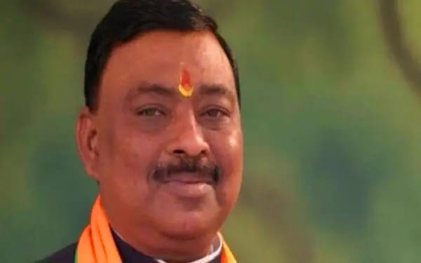 Jharkhand: साइबर ठगों के झांसे में फंसे विधायक – व्हाट्सएप पर मिली ‘फॉर्च्यूनर’ की तस्वीर, और गंवा बैठे 1.27 लाख रुपये