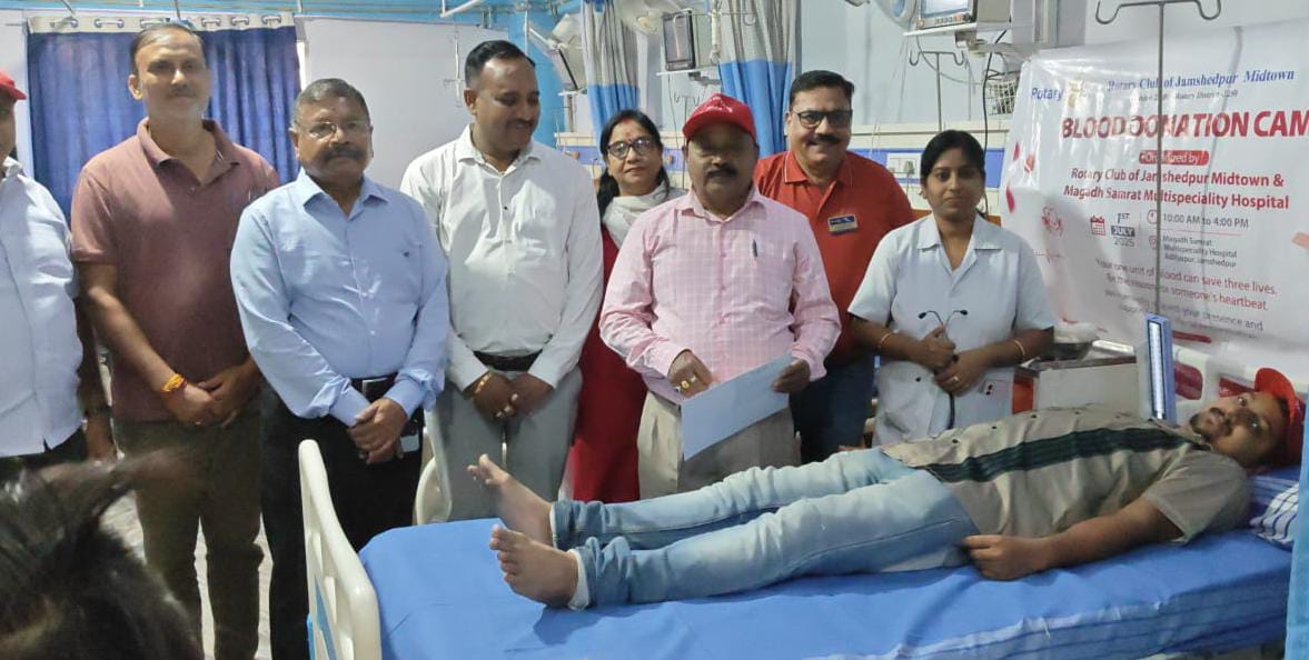 Adityapur: डॉक्टर्स डे बना जीवन रक्षक अभियान का प्रतीक, 100 से अधिक लोगों ने किया रक्तदान