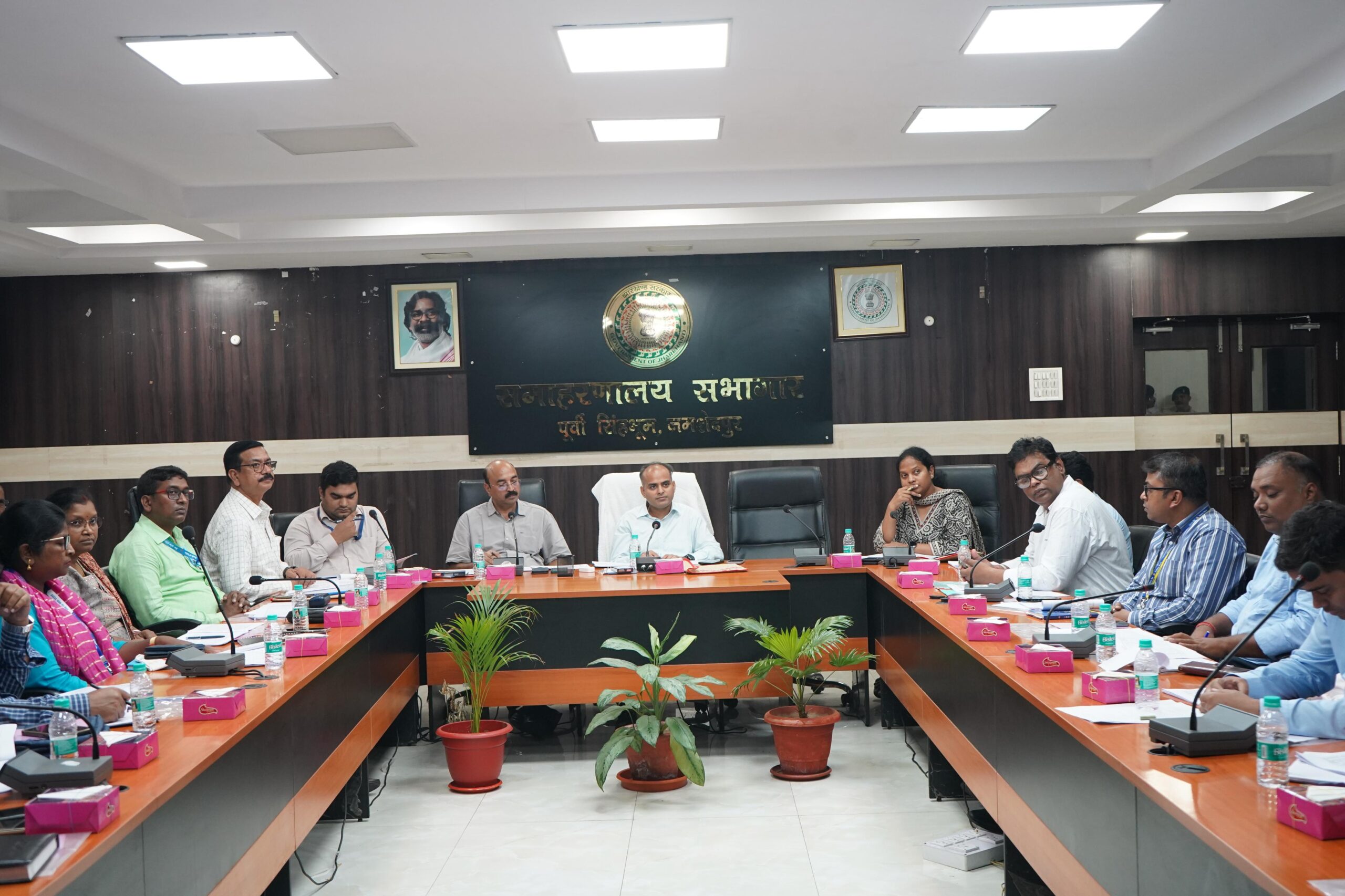 Jamshedpur: कृषि और MSME लोन की धीमी प्रगति पर उपायुक्त ने जताई चिंता