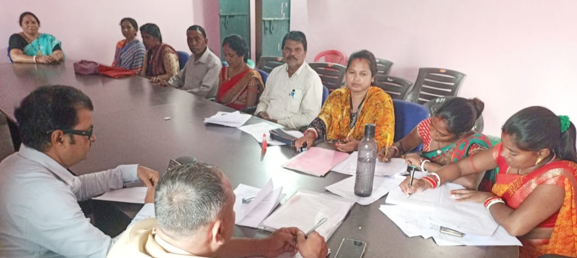 Gamharia: कृषि व सहकारिता जागरूकता शिविर में ग्रामीणों को दी गई योजनाओं की जानकारी