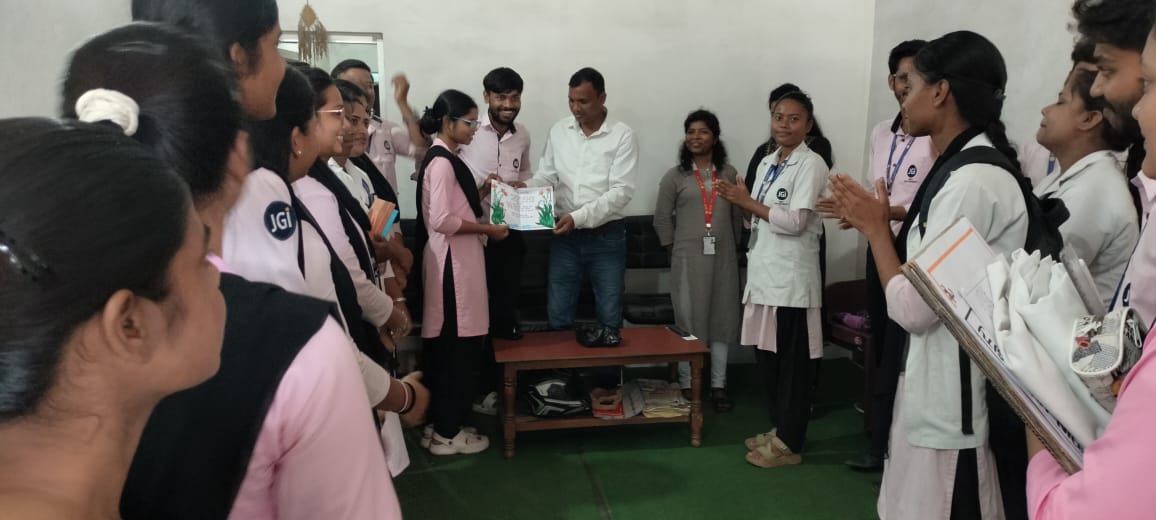 Arka Jain University के नर्सिंग विभाग के छात्र-छात्राओं ने गाँव-गाँव जाकर फैलाई जागरूकता