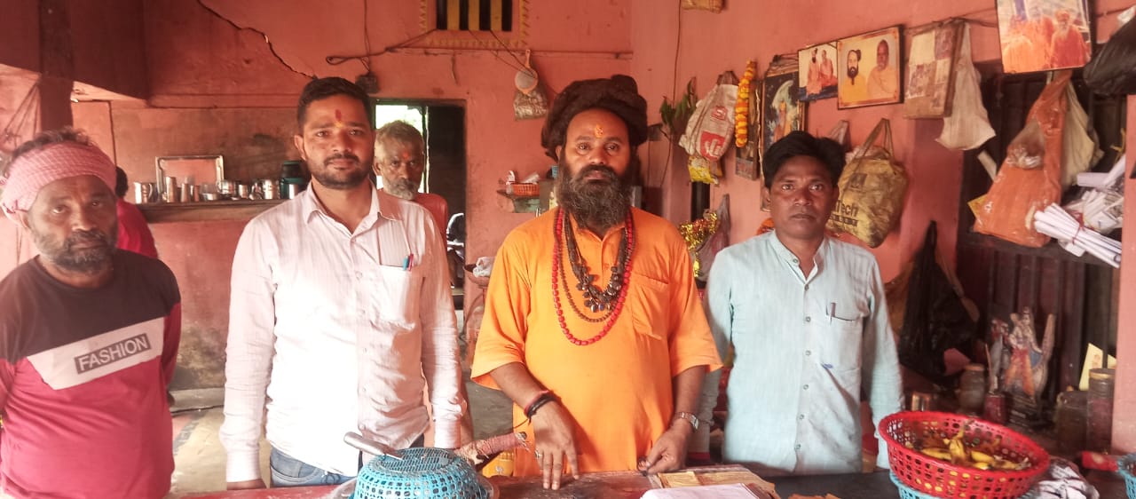 Saraikela: श्रावण मेले से पहले जयदा बूढ़ा बाबा मंदिर की सुरक्षा को लेकर सौंपा गया ज्ञापन