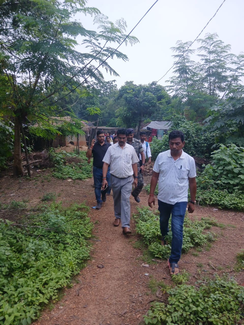 Jamshedpur: योजनाओं की देरी पर उप विकास आयुक्त ने दिखाई सख्ती, 3 दिन में प्लिंथ नहीं तो कार्रवाई तय