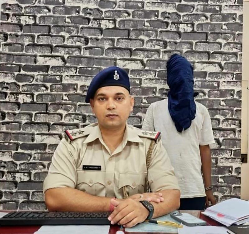 Jamshedpur: चोरी की स्कूटी समेत युवक गिरफ्तार, सीसीटीवी फुटेज से खुली पोल