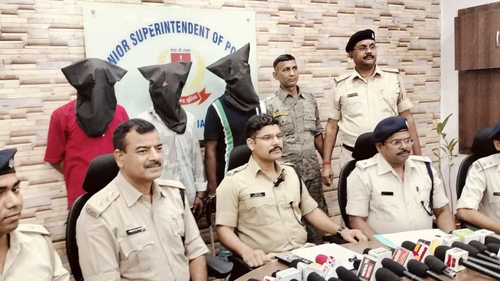 Jamshedpur: खाऊ गली गोलीकांड का खुलासा, तीन शूटर गिरफ्तार – हथियार व बाइक बरामद