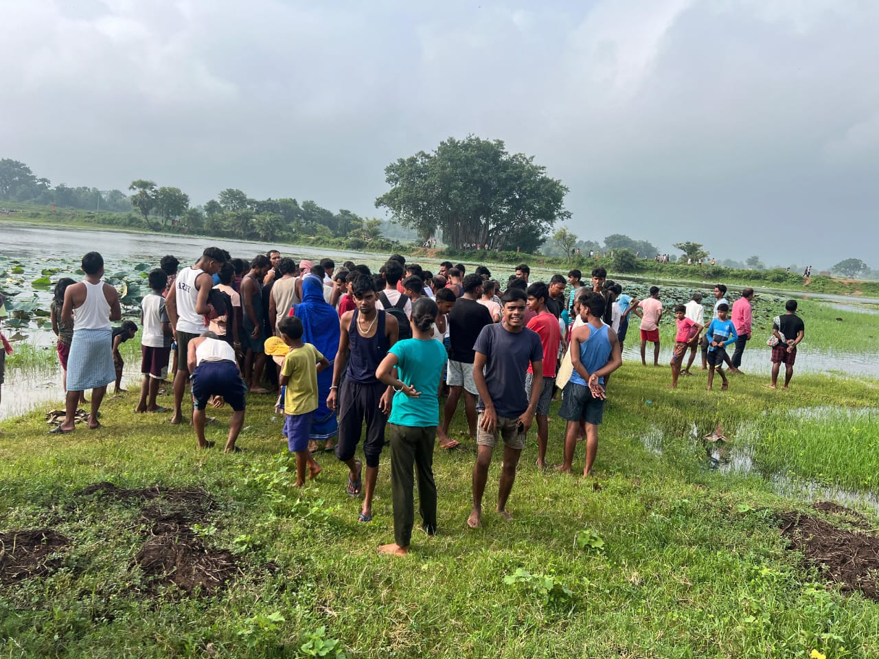 Deoghar: तालाब में कमल फूल तोड़ने गए युवक की डूबने से मौत, बाबा मंदिर के पास बेचते थे फूल