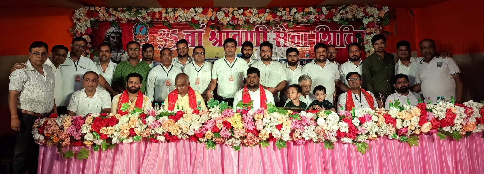 Deoghar: देवघर में लगातार 35वें साल कांवरियों की सेवा में जुटा मारवाड़ी युवा मंच, लगाया शिविर