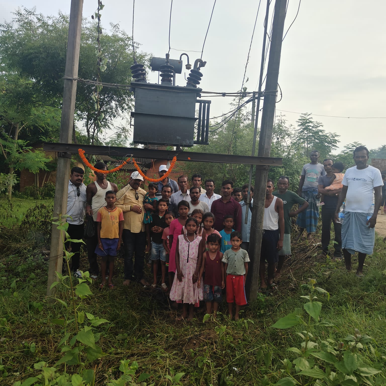 Jamshedpur: चार गांवों को मिली रोशनी, लगे नए ट्रांसफॉर्मर