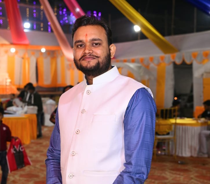 Jamshedpur: जमशेदपुर के योगाचार्य सूरज ओझा ने पास की NET परीक्षा, आलोचकों को दिया करारा जवाब