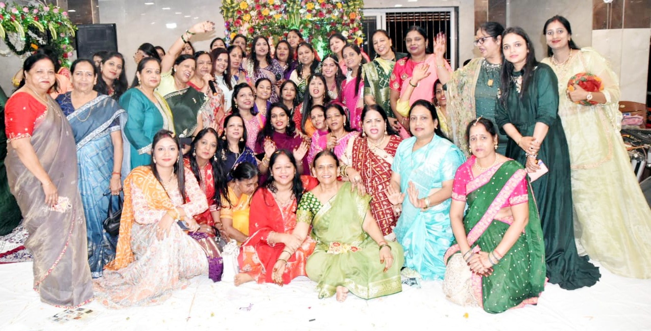 Jamshedpur: सावन क्वीन से सरप्राइज गिफ्ट तक, श्याम बाबा के दरबार में महिलाओं का उल्लास