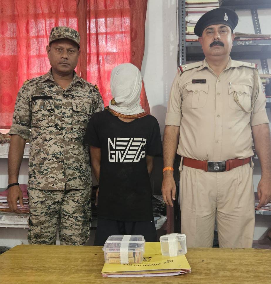 Chandil: आधी रात को दुकान से उड़ाए पैसे और सिगरेट, आरोपी गिरफ्तार