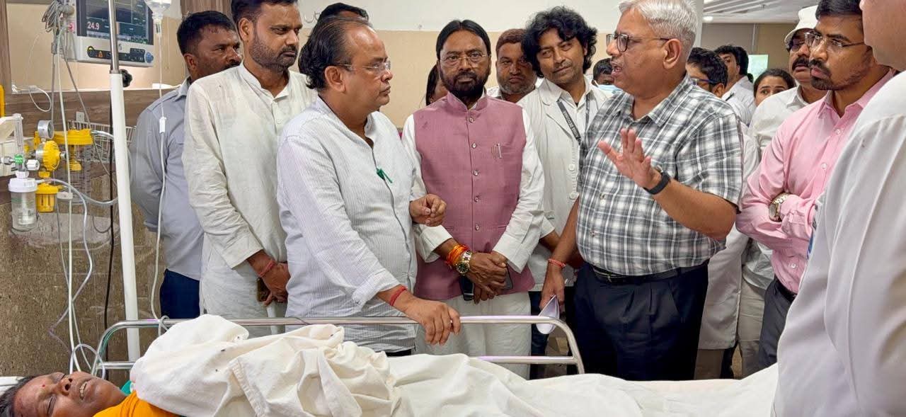 Deoghar Bus Accident: स्वास्थ्य मंत्री का ऐलान मृतक के परिजनों को मिलेगा एक लाख का मुआवजा, घायलों का होगा इलाज