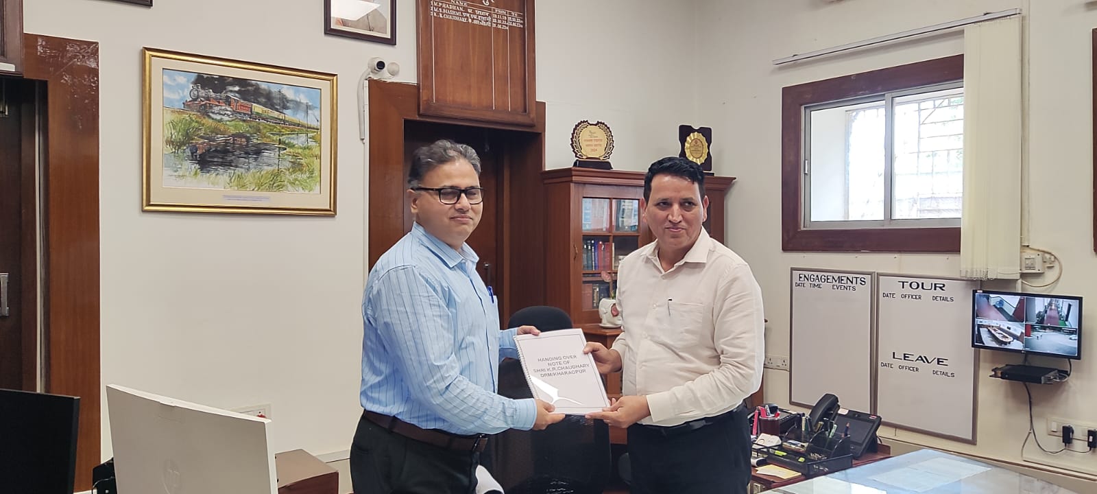 Kharagpur: खड़गपुर मंडल को मिला नया DRM, ललित मोहन पांडे ने संभाली कमान