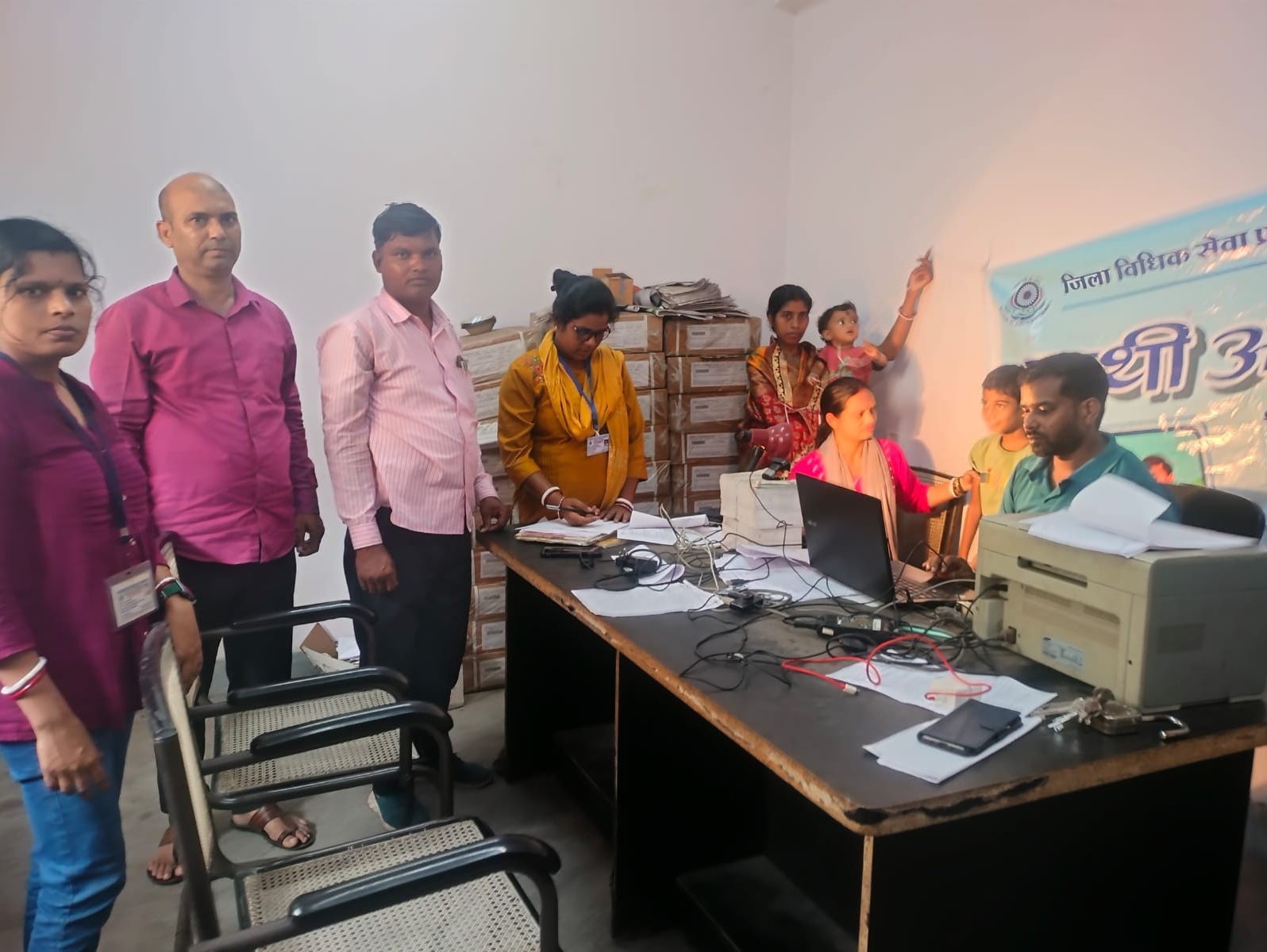 Gamharia: गम्हरिया में साथी अभियान के तहत अनाथ बच्चों के लिए आधार शिविर