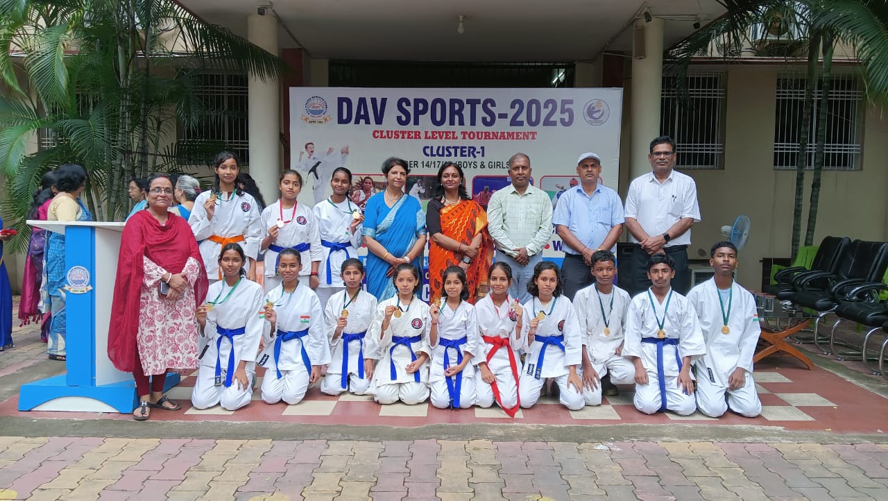 Chaibasa: डीएवी चिड़िया के बच्चों ने कराटे में दिखाया दम, जीते 11 गोल्ड – 2 सिल्वर