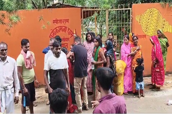 Deoghar : सलौनाटांड़ पार्क में मिला युवक का शव, प्रेम-प्रसंग में हत्या का शक