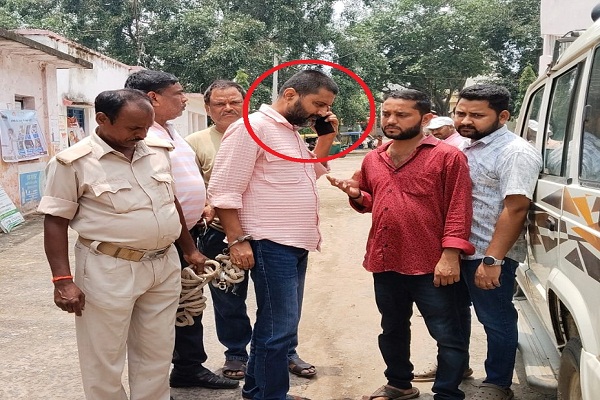 Deoghar : जालसाजी में बाबा बैद्यनाथ मेडिकल ट्रस्ट के ट्रस्टी गिरफ्तार, निशिकांत दुबे की पत्नी हैं ट्रस्ट की अध्यक्ष