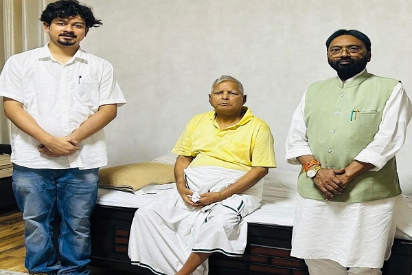 Deoghar : सुरेश पासवान ने पटना में लालू यादव से की मुलाकात