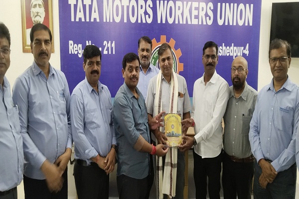 Jamshedpur :13 जुलाई को टाटा मोटर्स वर्कर्स यूनियन का जत्था जाएगा बाबाधाम, तैयारियों को लेकर बैठक आयोजित 