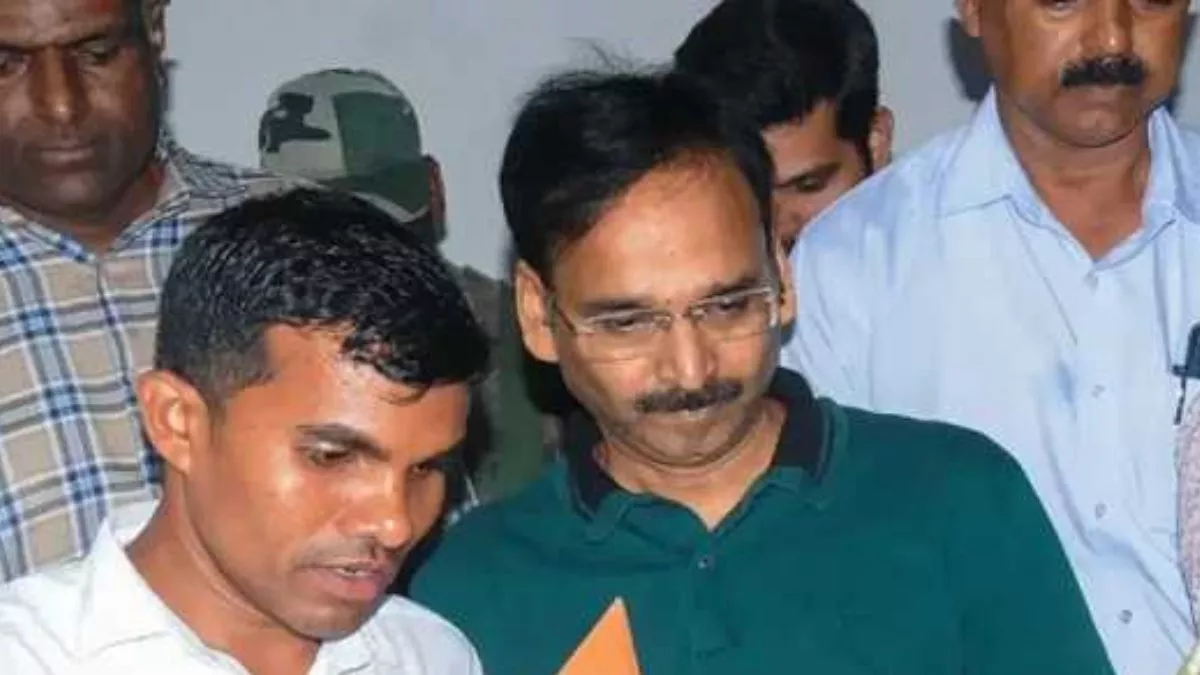 Jharkhand Liquor Scam: IAS विनय चौबे को मिली बेल, लेकिन फिर भी नहीं आ पाएंगे बाहर – जानिए वजह