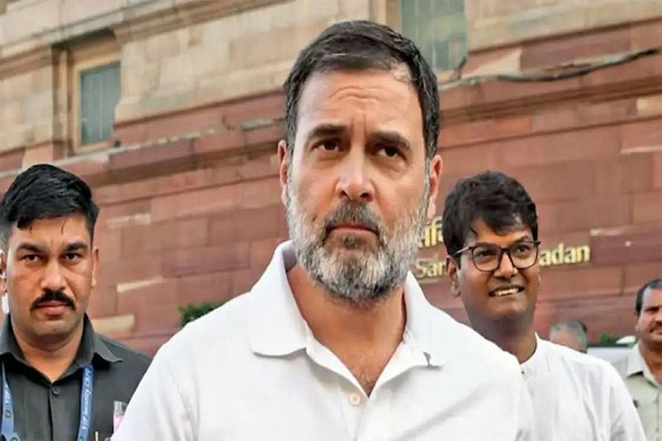 New Delhi : राहुल गाँधी ने चुनाव आयोग पर ‘वोट चोरी’ में शामिल होने का लगाया आरोप, EC का पलटवार: आरोप बेबुनियाद