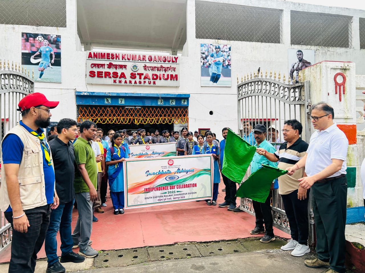 Kharagpur: अब स्टेशन से अस्पताल तक चलेगा सफाई अभियान, खड़गपुर मंडल से शुरू हुई जागरूकता की मुहिम