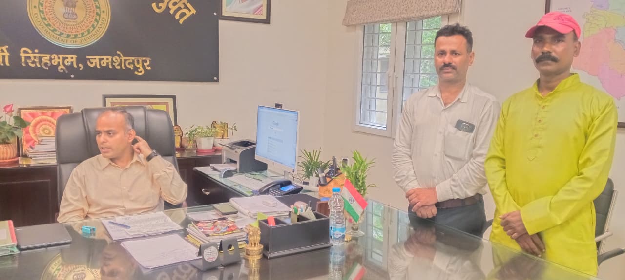 Jamshedpur: बागबेड़ा की गलियों में बढ़ रहा डर का साया, उपायुक्त तक पहुंची गुहार