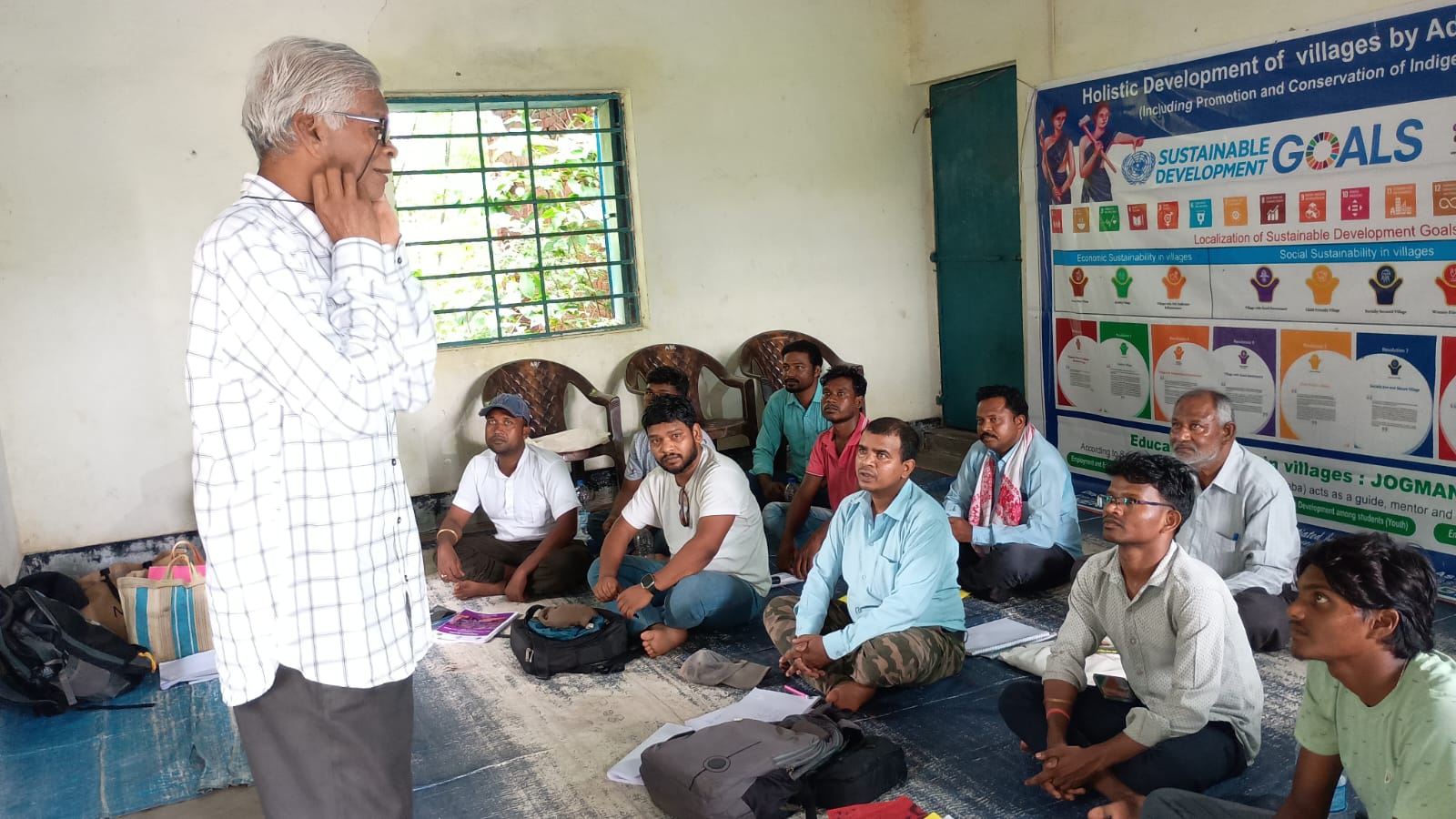 Jadugora: ग्रामीण विकास प्रशिक्षण शिविर में सरकारी योजनाओं की जानकारी से हुए लोग जागरूक