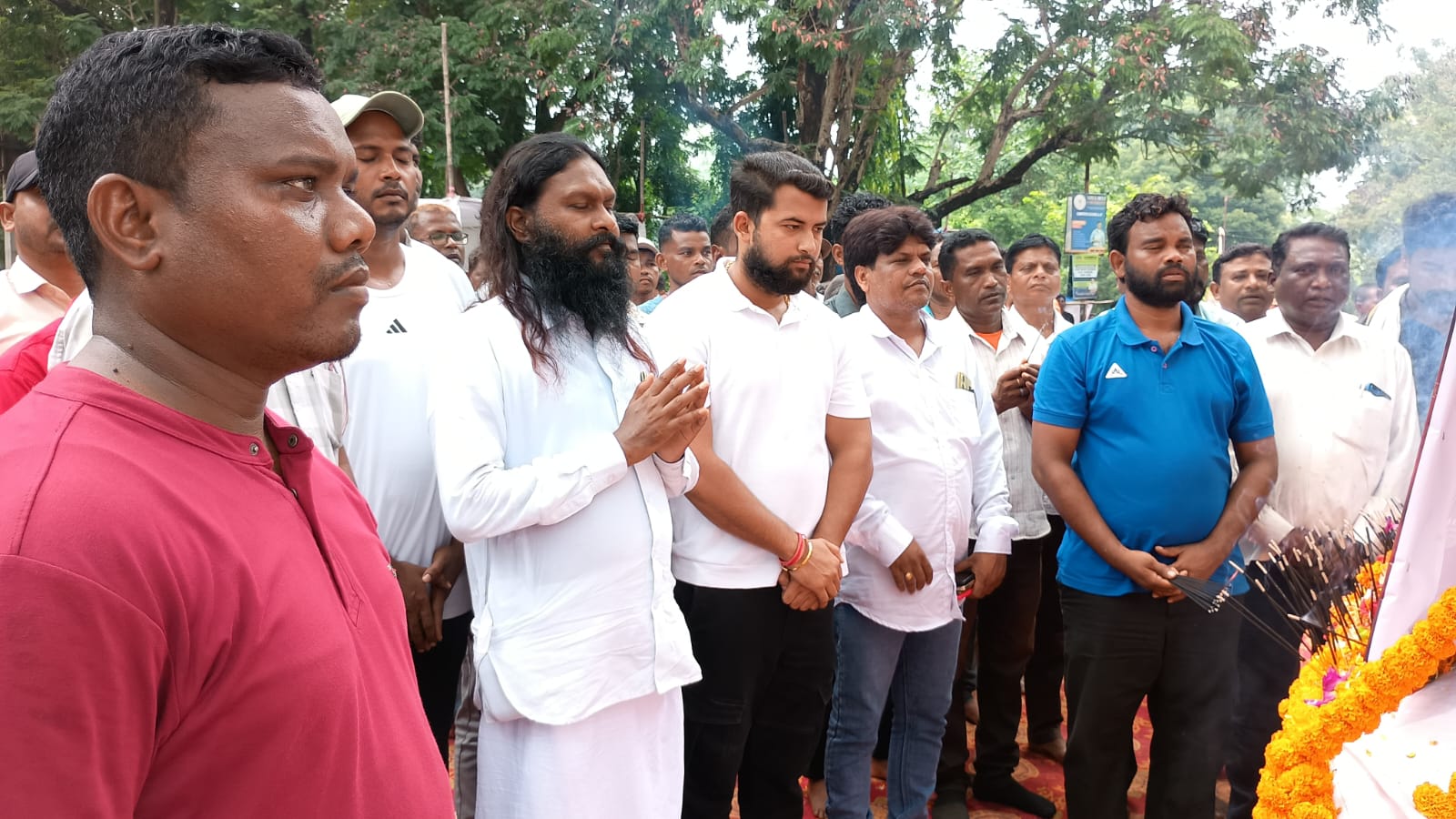 Jadugora: भाजपा नेता बाबू लाल सोरेन ने शिबू सोरेन को दी श्रद्धांजलि, बृहद झारखंड आंदोलन का किया ऐलान