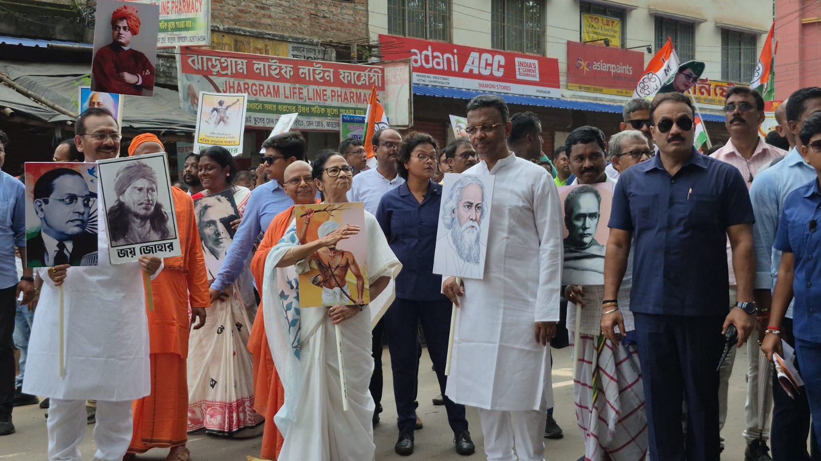 West Bengal: झाड़ग्राम में मुख्यमंत्री ममता बनर्जी की ऐतिहासिक रैली, बंगाली भाषा और अस्मिता के सम्मान में उमड़ा जनसैलाब