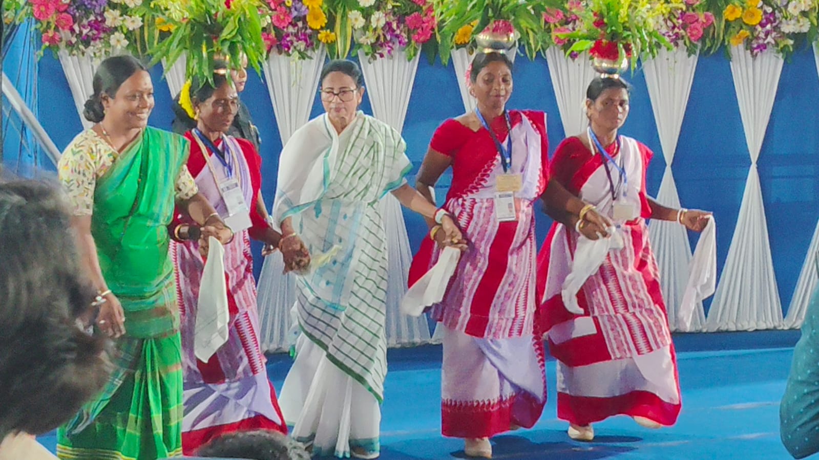 West Bengal: मुख्यमंत्री ममता बनर्जी ने राज्य स्तरीय उत्सव का किया शुभारंभ, केंद्र सरकार पर बोला तीखा हमला